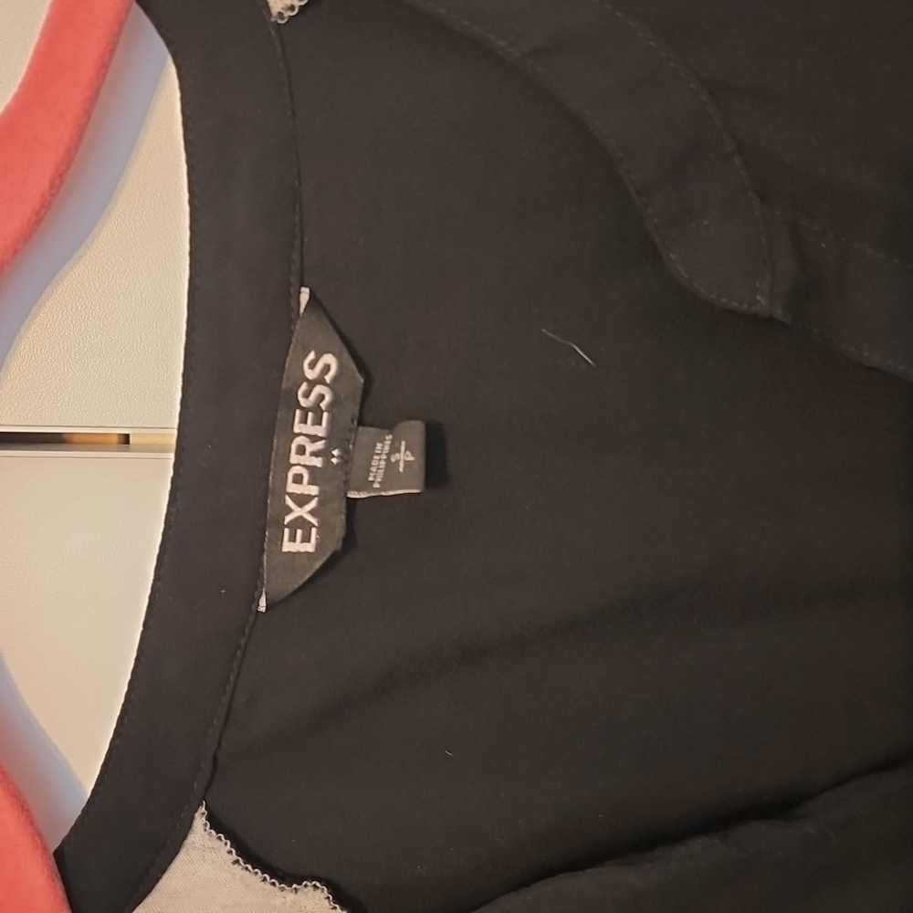 Express Blouse - Picture 2 of 5